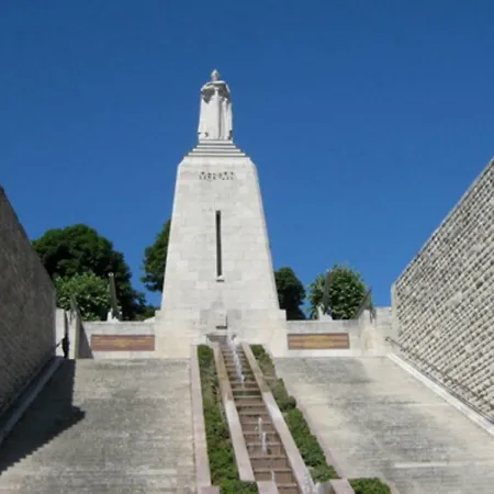 Le Paradis Bed & Breakfast *