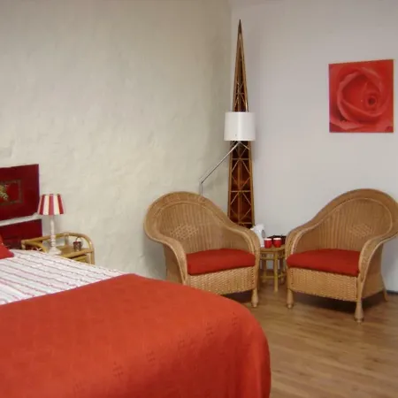 Le Paradis Bed & Breakfast *